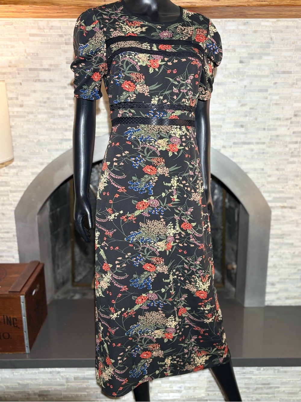 Urban Outfitters Emma Marie Lace Trim Floral Midi Dress - Black - size M